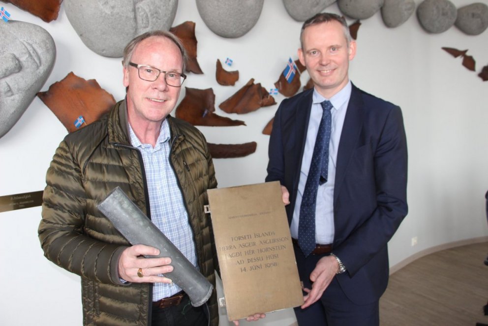 Gunnar H. Sigurðsson framkvæmdastjóri og Sævar Freyr Þráinsson bæjarstjóri.